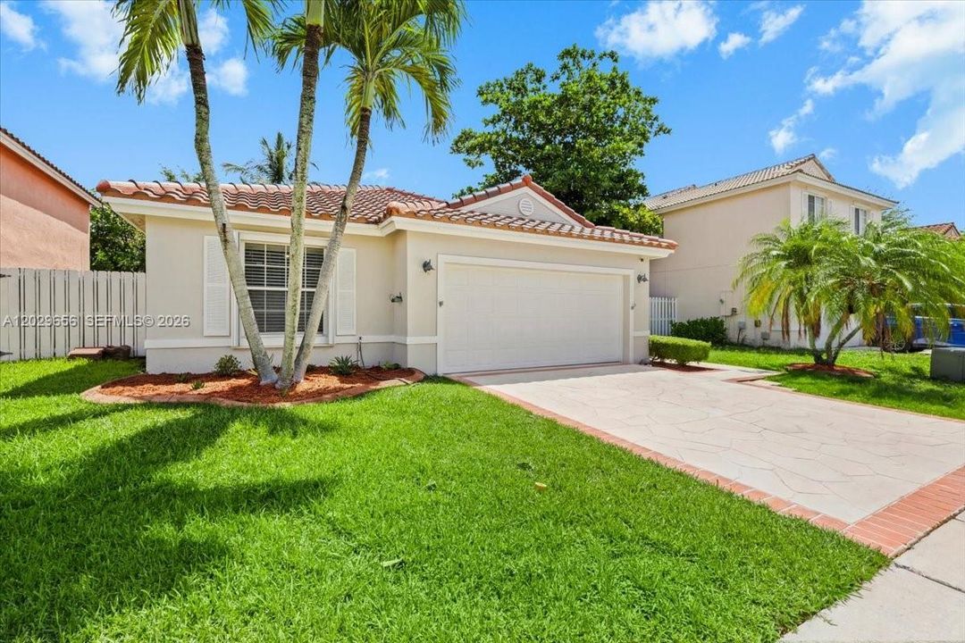 En Venta: $605,000 (3 camas, 2 baños, 1559 Pies cuadrados)