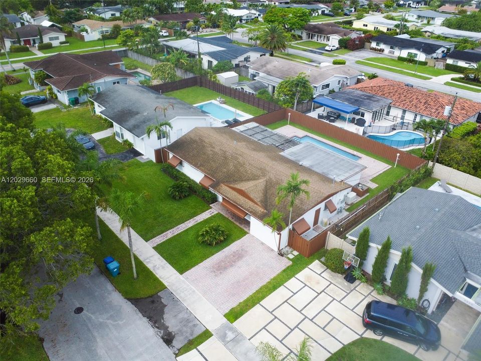 For Sale: $889,000 (4 beds, 2 baths, 2140 Square Feet)
