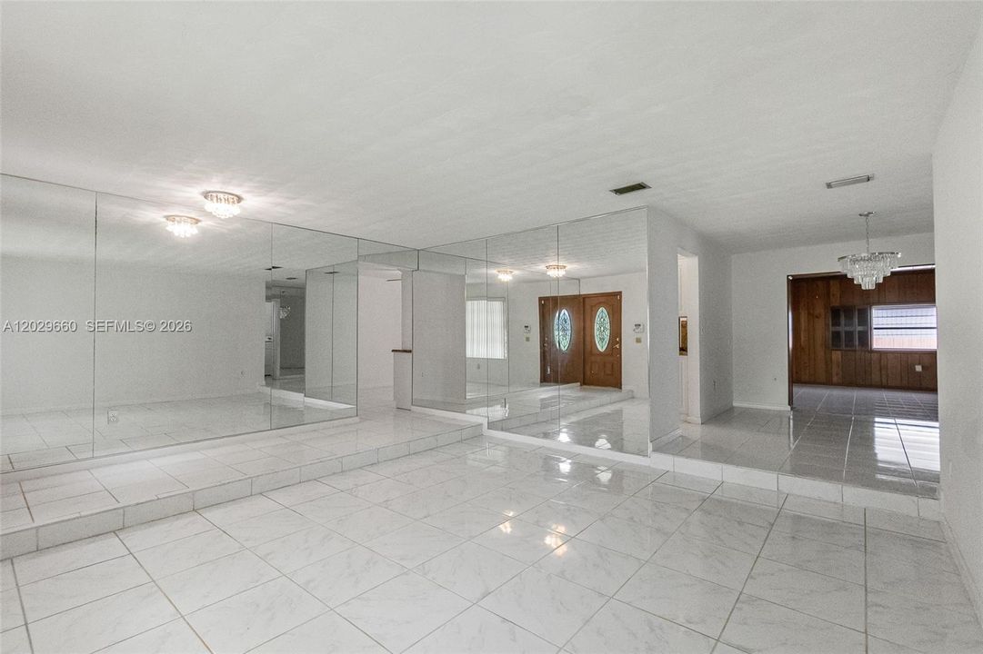 For Sale: $889,000 (4 beds, 2 baths, 2140 Square Feet)