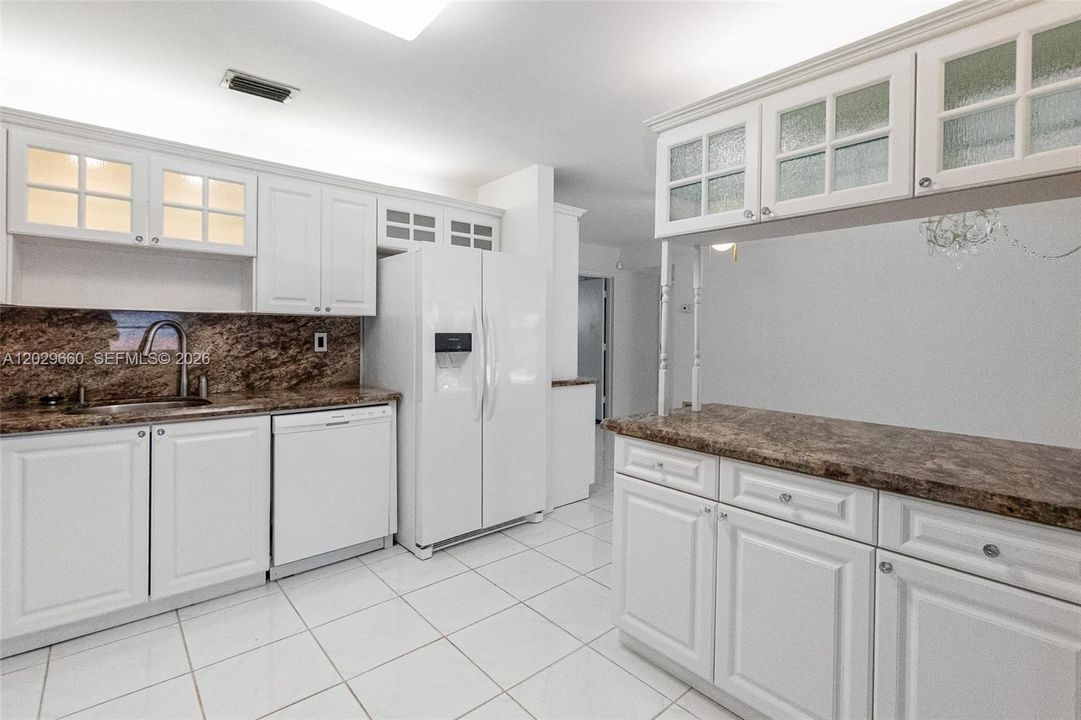 For Sale: $889,000 (4 beds, 2 baths, 2140 Square Feet)