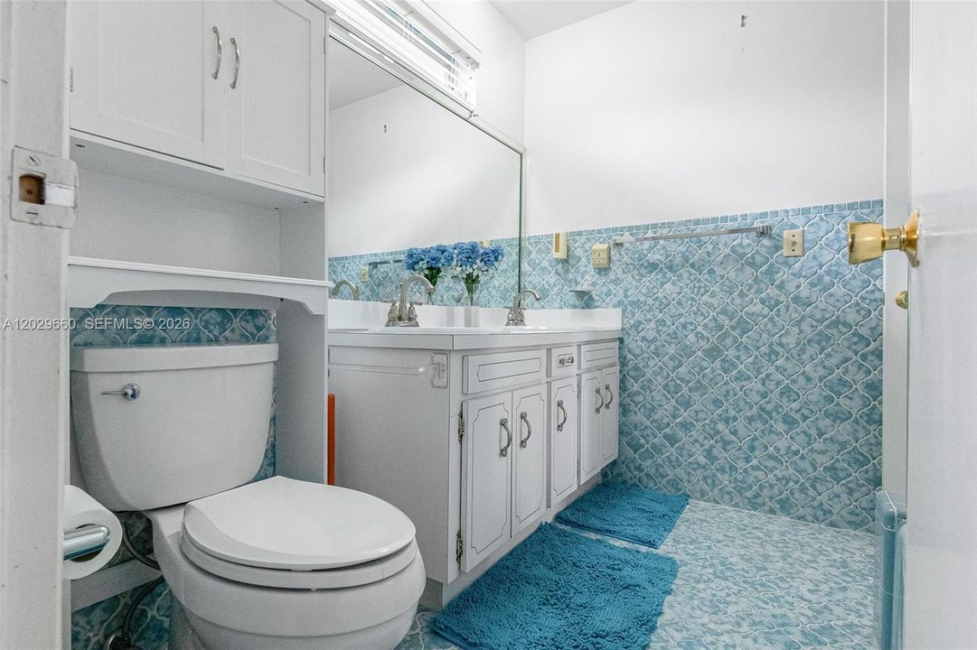 For Sale: $889,000 (4 beds, 2 baths, 2140 Square Feet)
