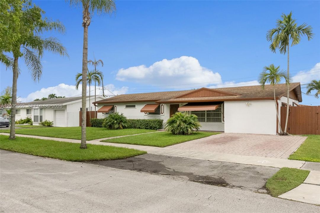 For Sale: $889,000 (4 beds, 2 baths, 2140 Square Feet)