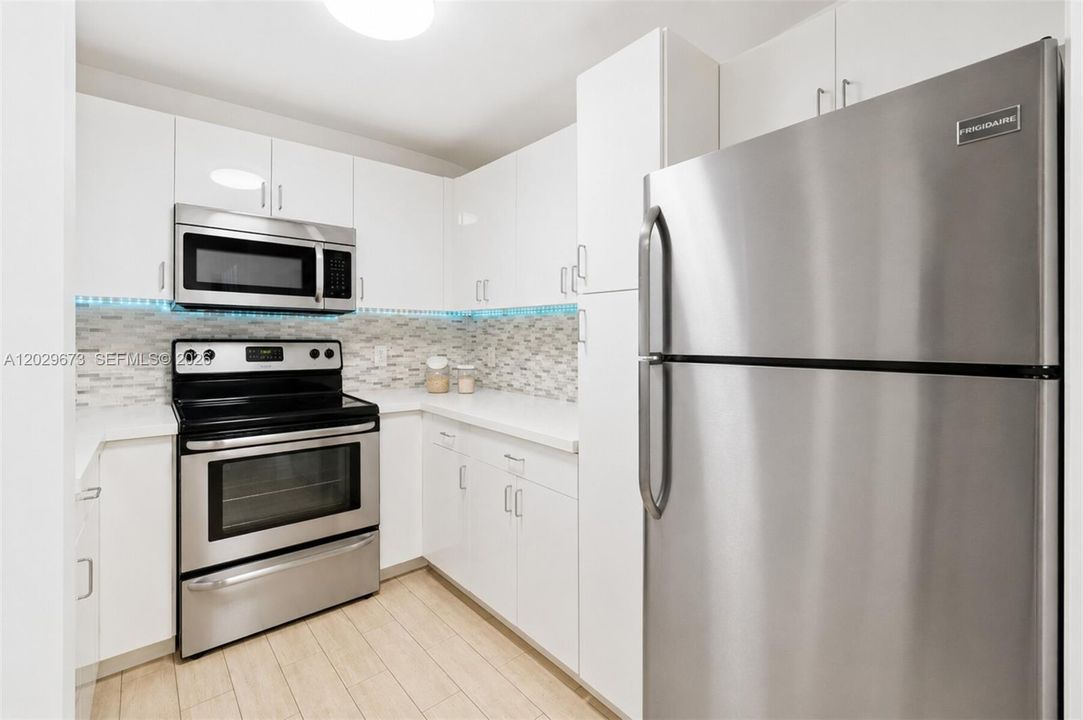 В аренду: $3,600 (2 спален, 2 ванн, 930 Квадратных фут)