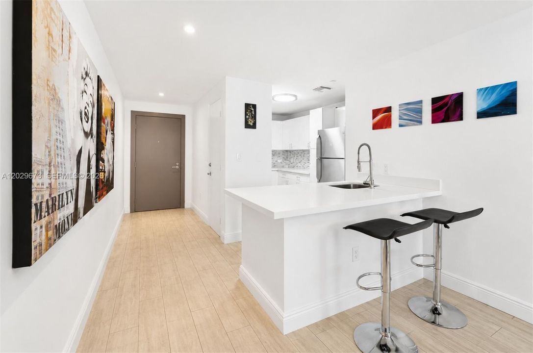 В аренду: $3,600 (2 спален, 2 ванн, 930 Квадратных фут)