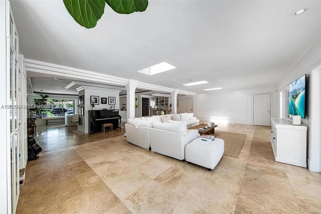 En Renta: $11,500 (3 camas, 2 baños, 2353 Pies cuadrados)