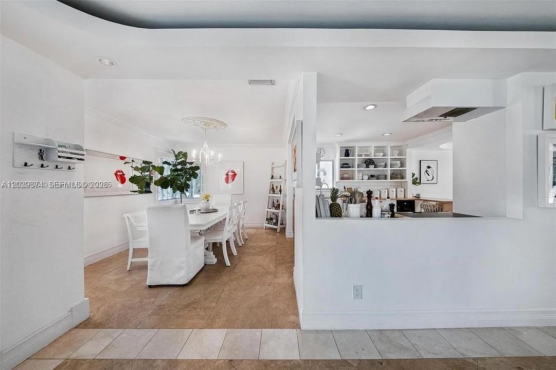 En Renta: $11,500 (3 camas, 2 baños, 2353 Pies cuadrados)
