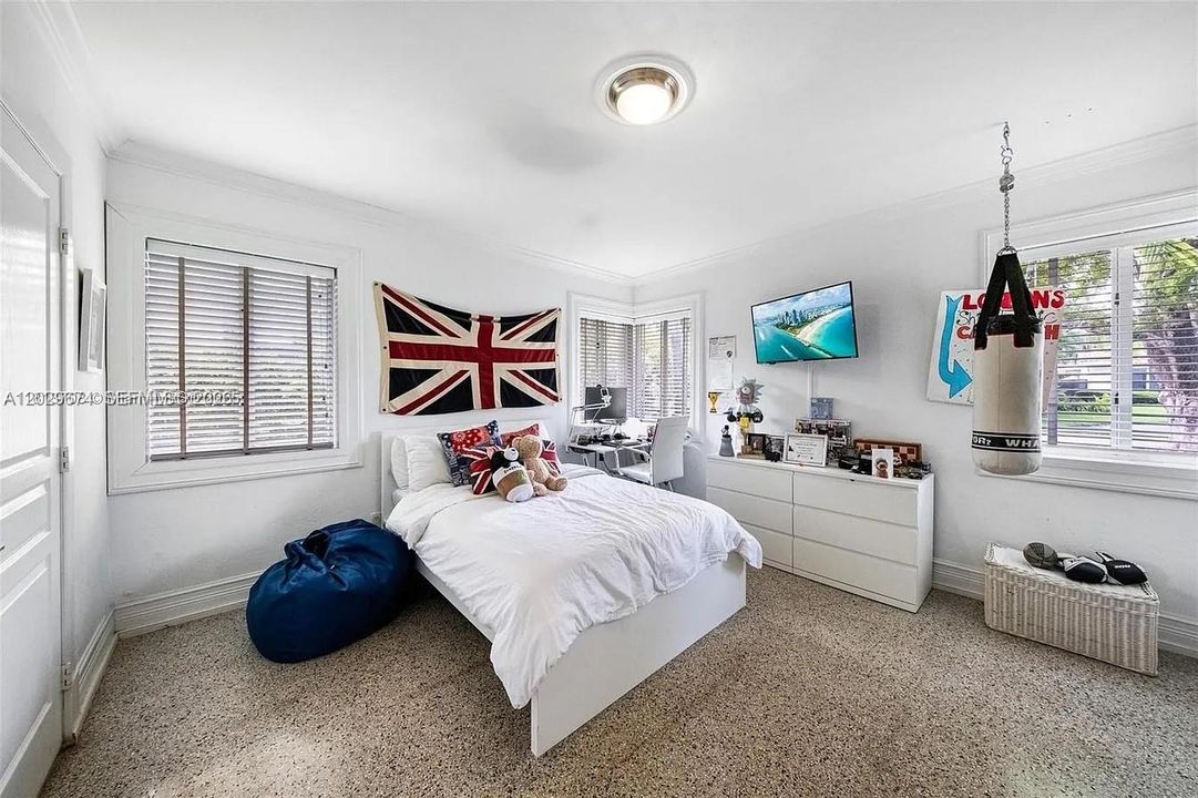 En Renta: $11,500 (3 camas, 2 baños, 2353 Pies cuadrados)