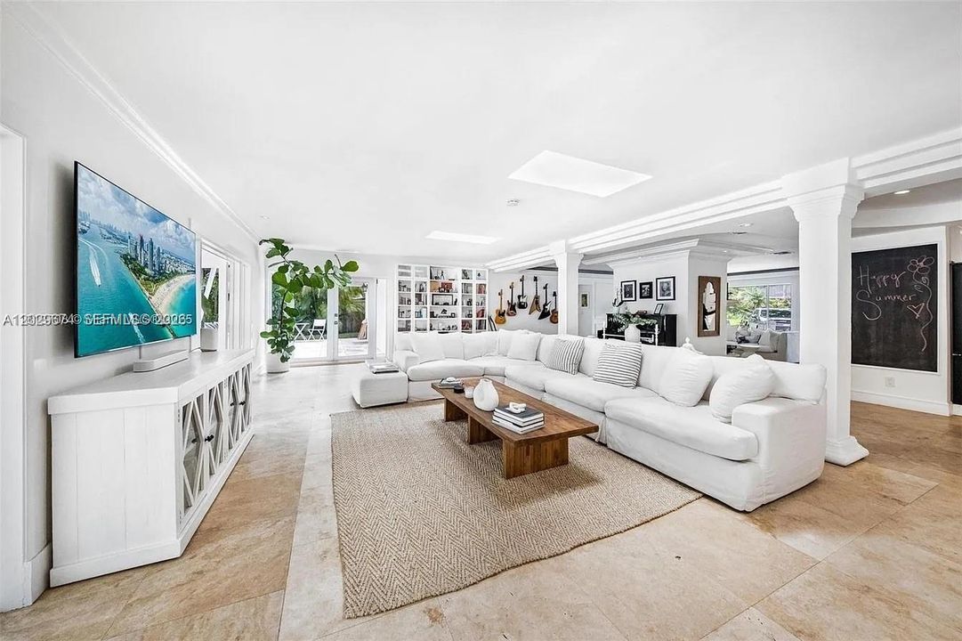 En Renta: $11,500 (3 camas, 2 baños, 2353 Pies cuadrados)