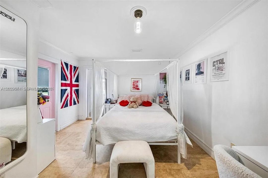 En Renta: $11,500 (3 camas, 2 baños, 2353 Pies cuadrados)