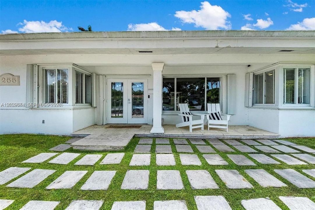 En Renta: $11,500 (3 camas, 2 baños, 2353 Pies cuadrados)