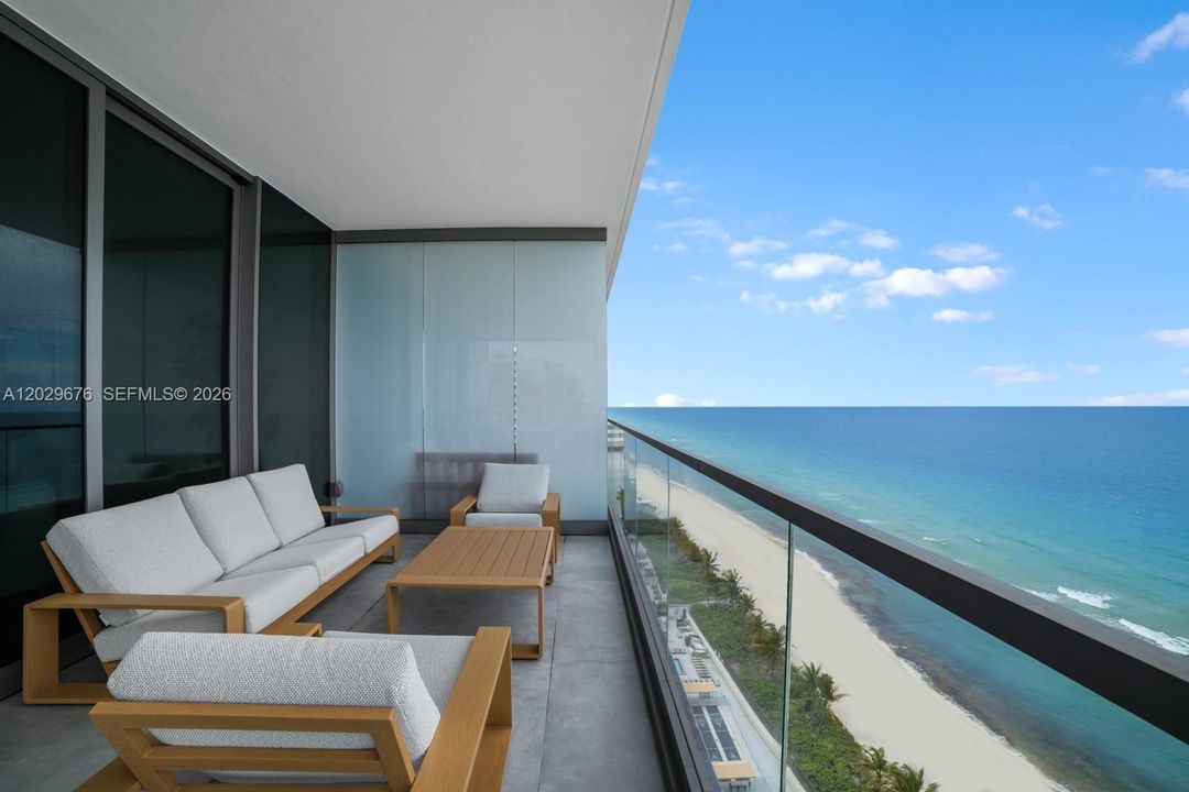 For Sale: $2,850,000 (3 beds, 3 baths, 2913 Square Feet)