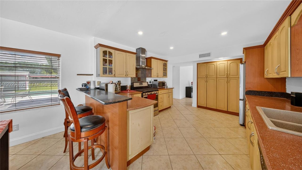 На продажу: $635,000 (3 спален, 2 ванн, 1576 Квадратных фут)