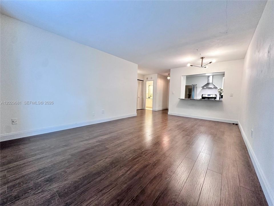 В аренду: $1,950 (1 спален, 1 ванн, 755 Квадратных фут)