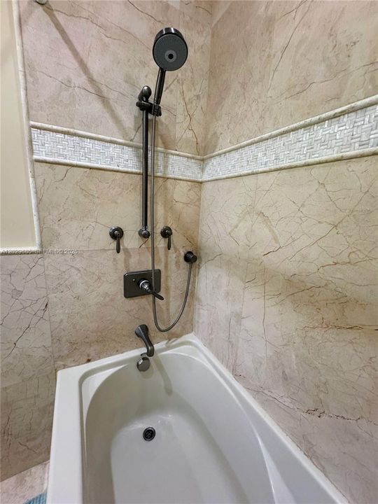 В аренду: $17,900 (6 спален, 6 ванн, 5545 Квадратных фут)