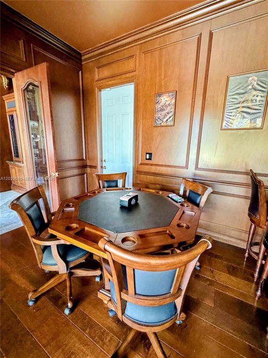 В аренду: $17,900 (6 спален, 6 ванн, 5545 Квадратных фут)