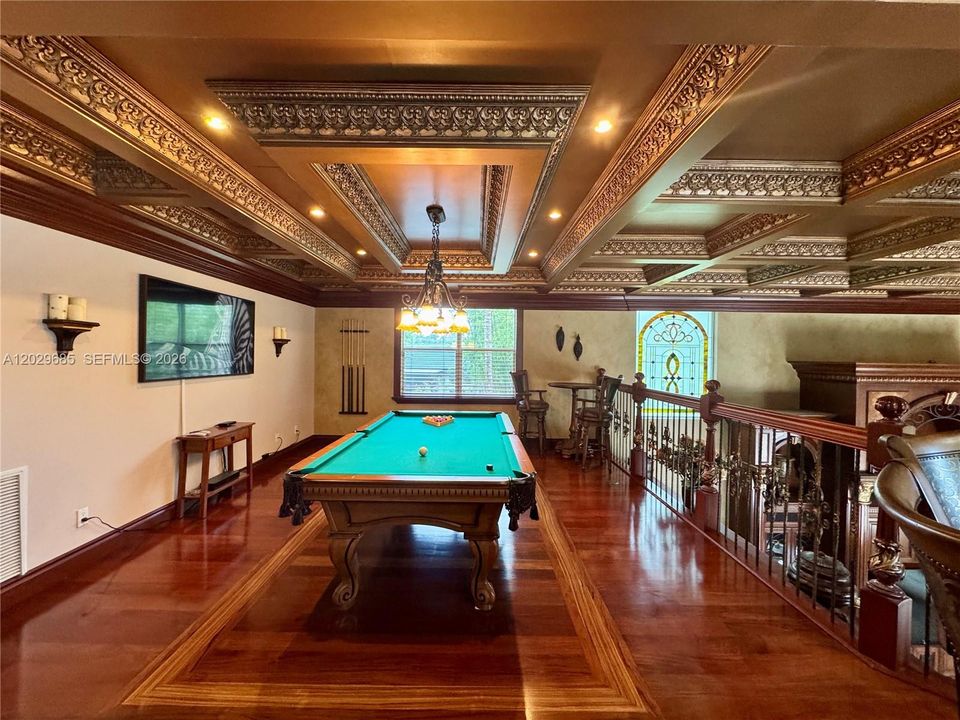 В аренду: $17,900 (6 спален, 6 ванн, 5545 Квадратных фут)