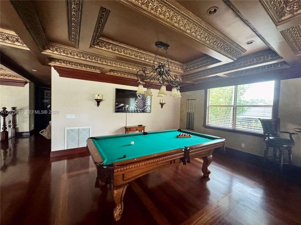 В аренду: $17,900 (6 спален, 6 ванн, 5545 Квадратных фут)