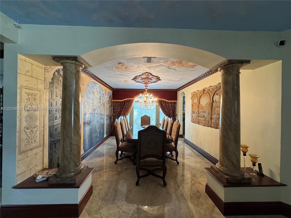 В аренду: $17,900 (6 спален, 6 ванн, 5545 Квадратных фут)