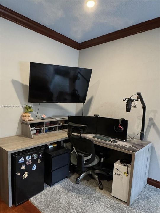 В аренду: $17,900 (6 спален, 6 ванн, 5545 Квадратных фут)