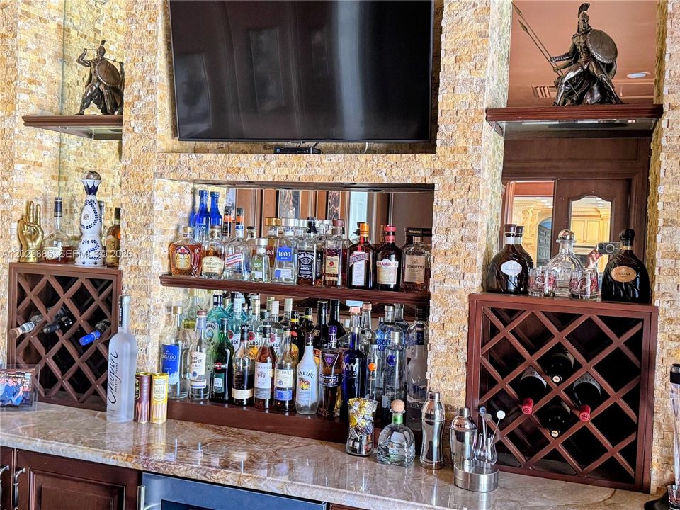 В аренду: $17,900 (6 спален, 6 ванн, 5545 Квадратных фут)