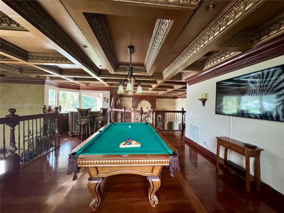 В аренду: $17,900 (6 спален, 6 ванн, 5545 Квадратных фут)