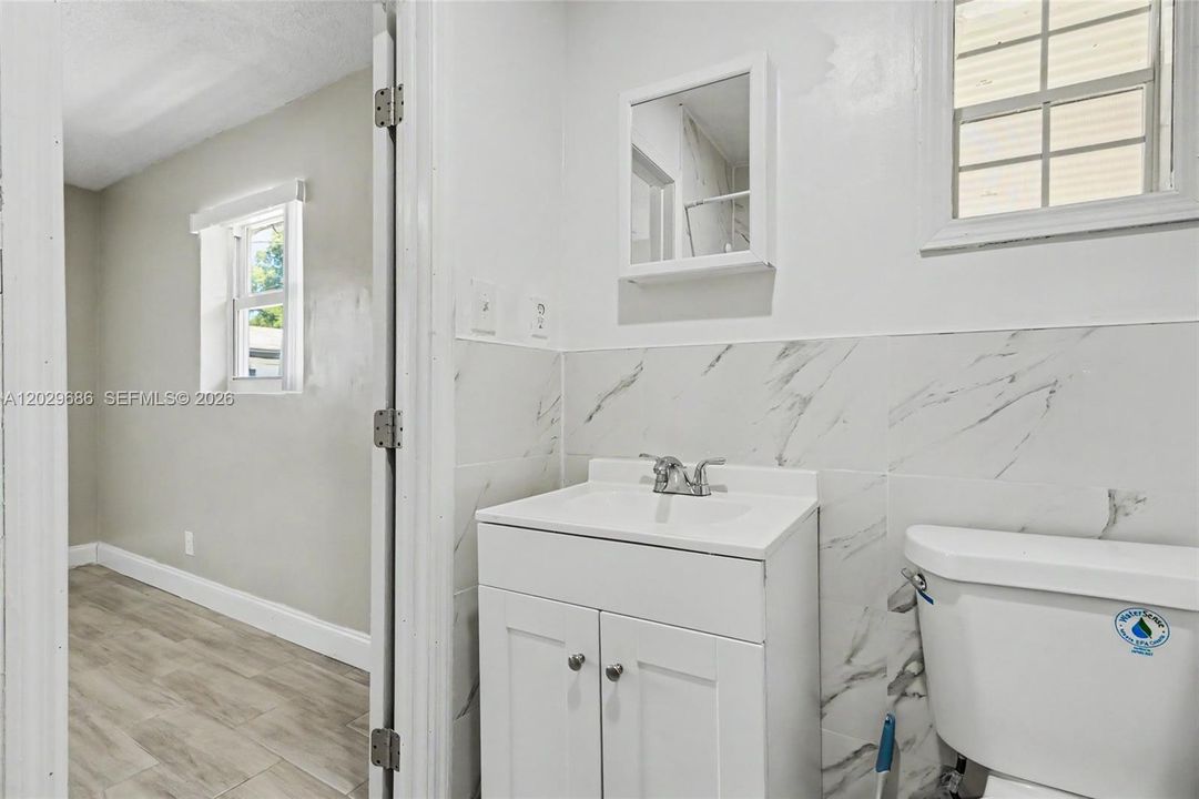 For Sale: $475,000 (4 beds, 2 baths, 1280 Square Feet)
