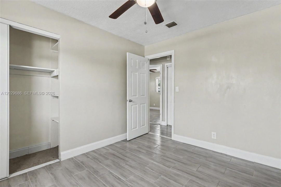For Sale: $475,000 (4 beds, 2 baths, 1280 Square Feet)