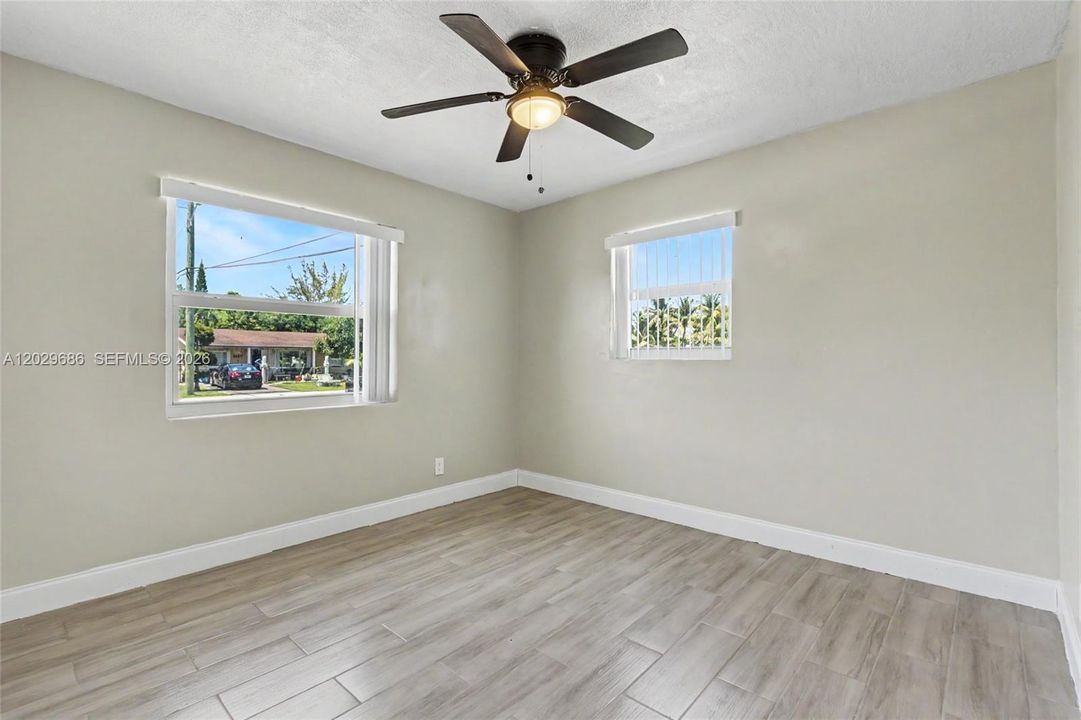 For Sale: $475,000 (4 beds, 2 baths, 1280 Square Feet)