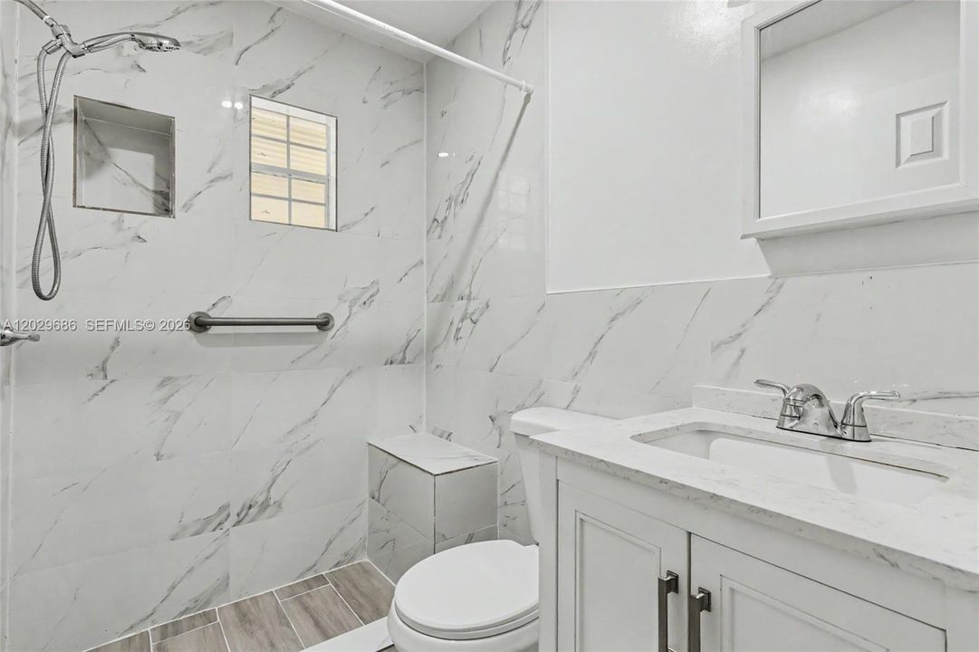 For Sale: $475,000 (4 beds, 2 baths, 1280 Square Feet)