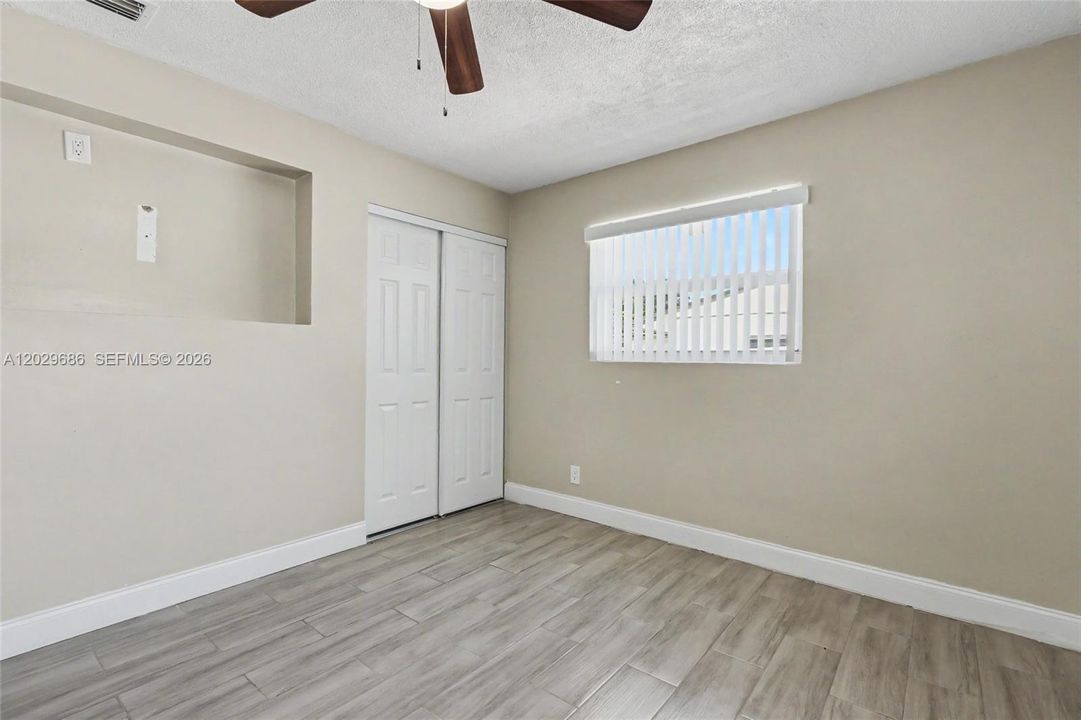 For Sale: $475,000 (4 beds, 2 baths, 1280 Square Feet)