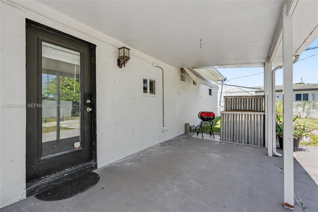 For Sale: $475,000 (4 beds, 2 baths, 1280 Square Feet)