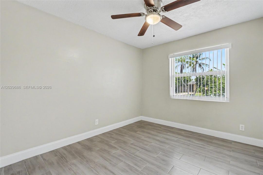 For Sale: $475,000 (4 beds, 2 baths, 1280 Square Feet)