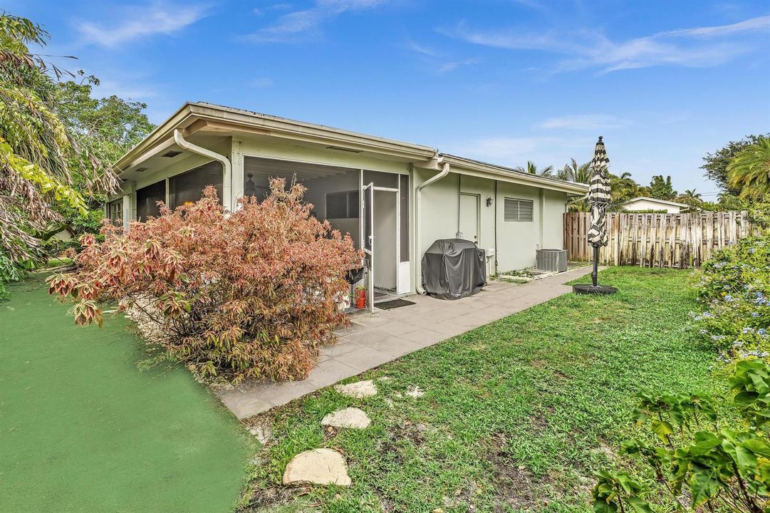 Great fenced Yard
