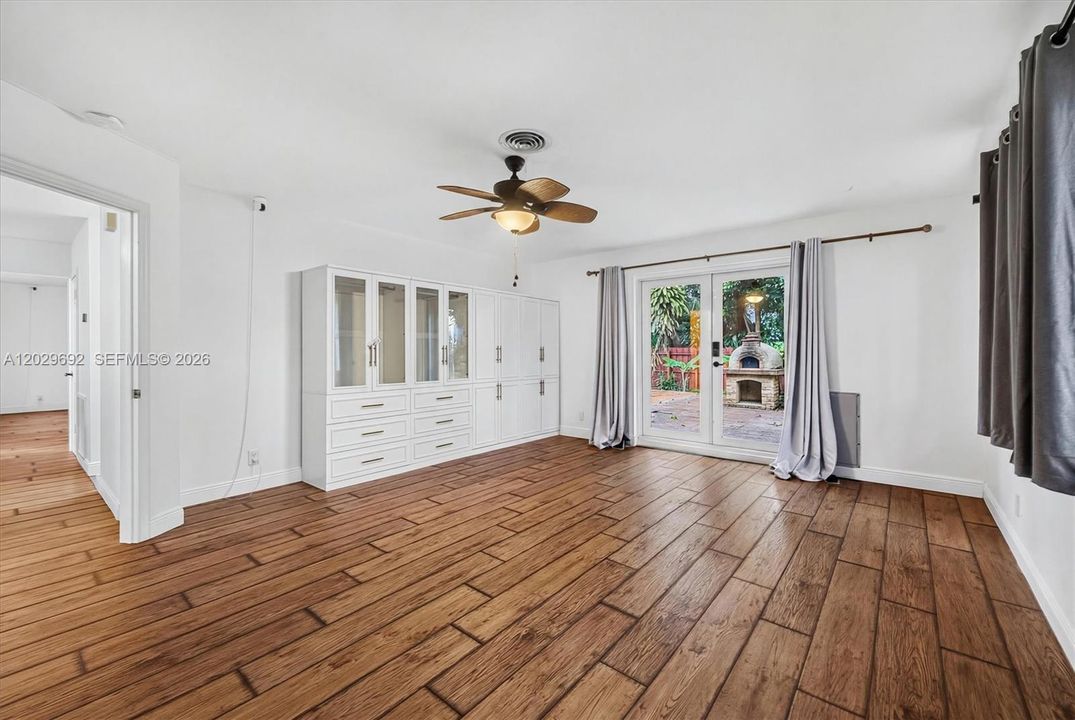 En Venta: $675,000 (3 camas, 2 baños, 2290 Pies cuadrados)