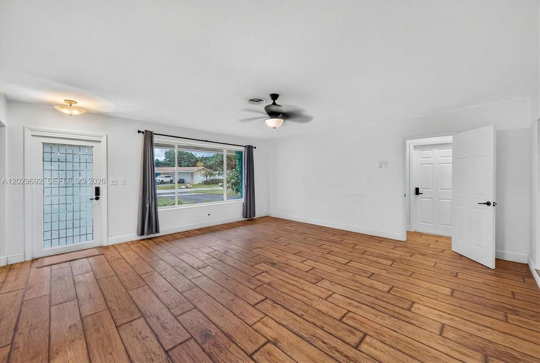En Venta: $675,000 (3 camas, 2 baños, 2290 Pies cuadrados)