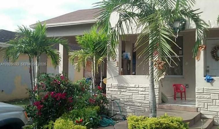 Activo con contrato: $280,000 (4 camas, 2 baños, 1220 Pies cuadrados)