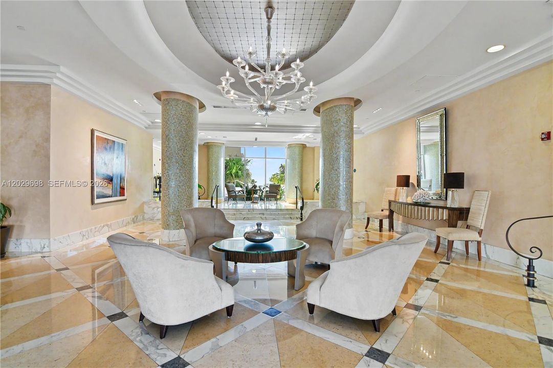 For Sale: $930,000 (2 beds, 2 baths, 1218 Square Feet)