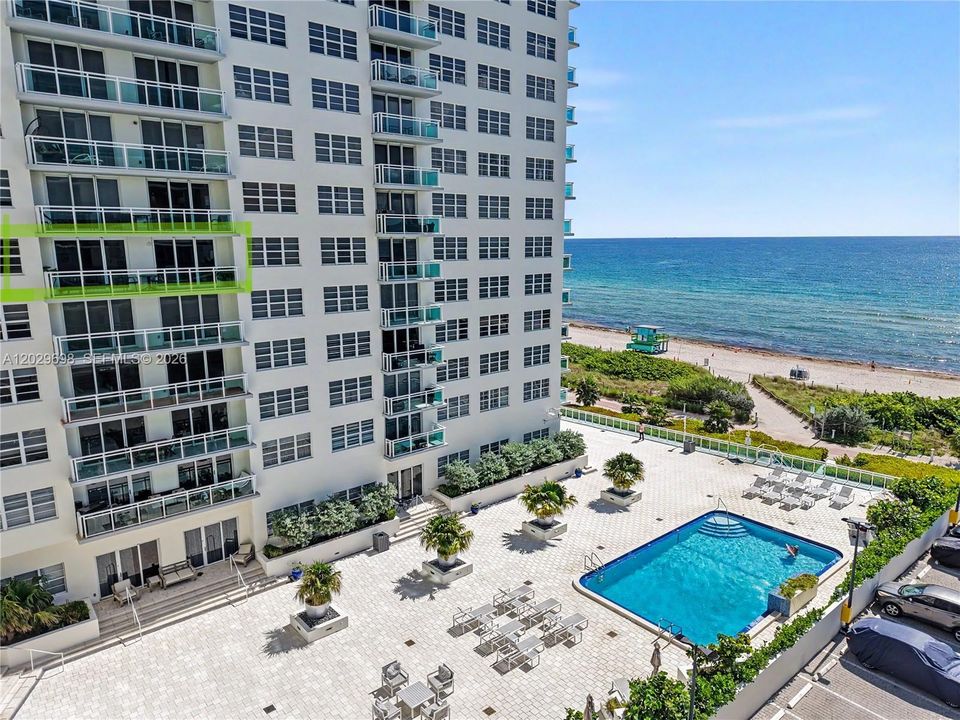 For Sale: $930,000 (2 beds, 2 baths, 1218 Square Feet)