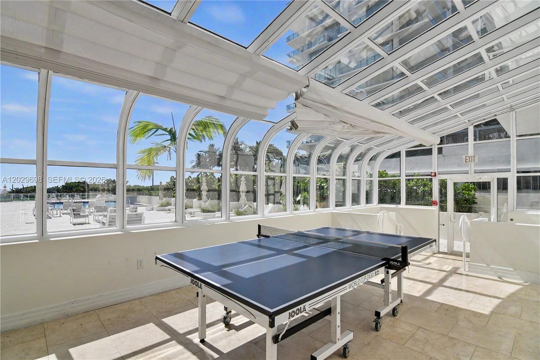 For Sale: $930,000 (2 beds, 2 baths, 1218 Square Feet)
