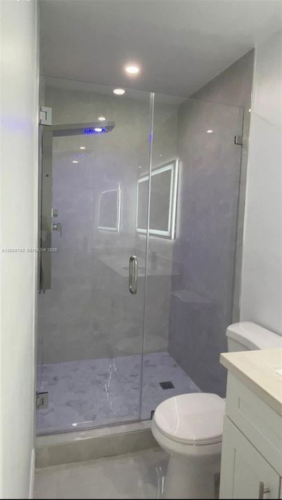 Active With Contract: $1,500 (1 beds, 1 baths, 375 Square Feet)