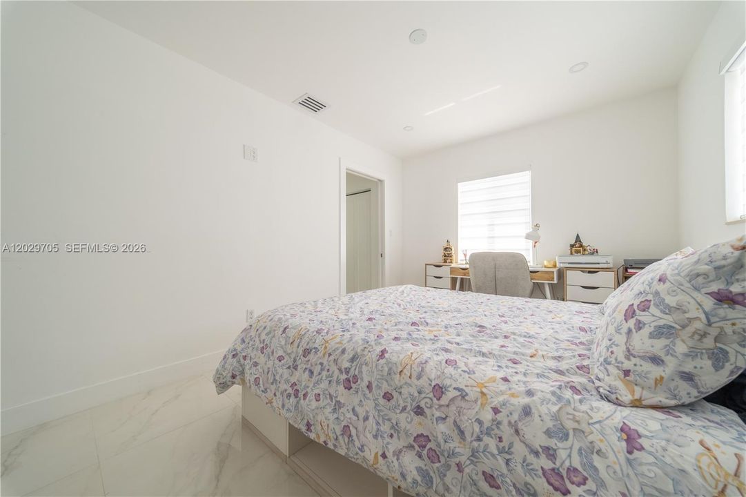 For Sale: $939,000 (4 beds, 4 baths, 2204 Square Feet)