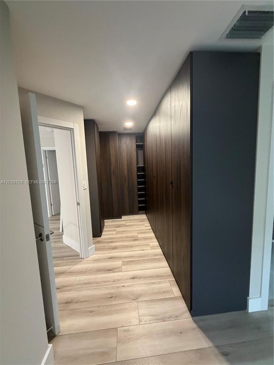 В аренду: $10,500 (4 спален, 2 ванн, 2456 Квадратных фут)