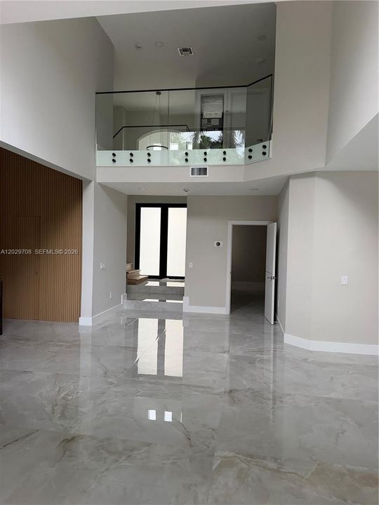 В аренду: $10,500 (4 спален, 2 ванн, 2456 Квадратных фут)