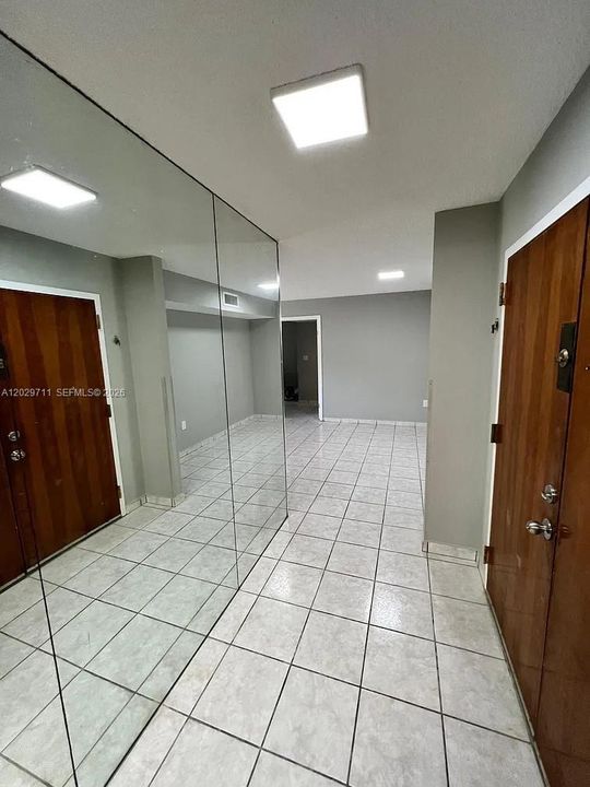 Activo con contrato: $299,000 (2 camas, 2 baños, 1170 Pies cuadrados)