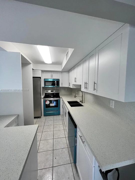 Activo con contrato: $299,000 (2 camas, 2 baños, 1170 Pies cuadrados)