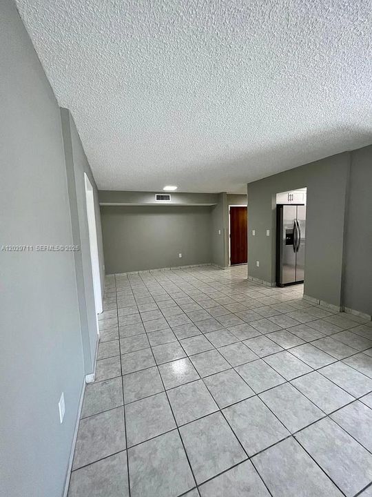 Activo con contrato: $299,000 (2 camas, 2 baños, 1170 Pies cuadrados)