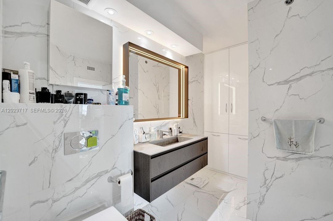 For Rent: $6,200 (2 beds, 2 baths, 1560 Square Feet)