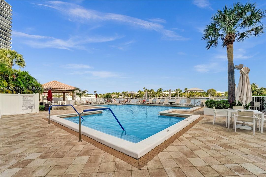 For Rent: $6,200 (2 beds, 2 baths, 1560 Square Feet)