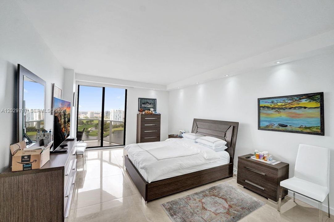 For Rent: $6,200 (2 beds, 2 baths, 1560 Square Feet)