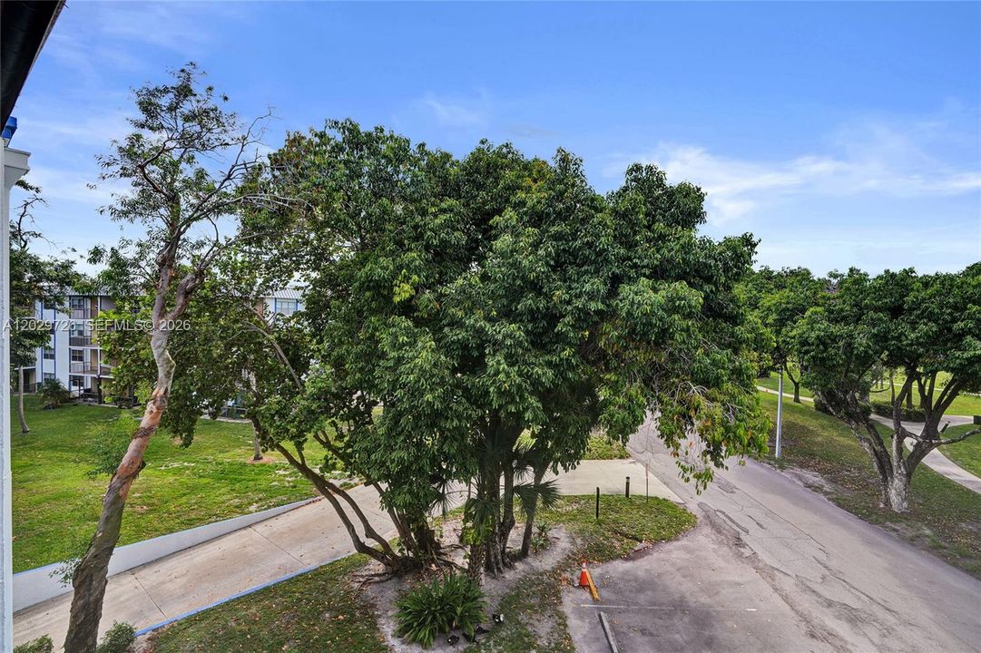 For Sale: $145,000 (3 beds, 2 baths, 1370 Square Feet)